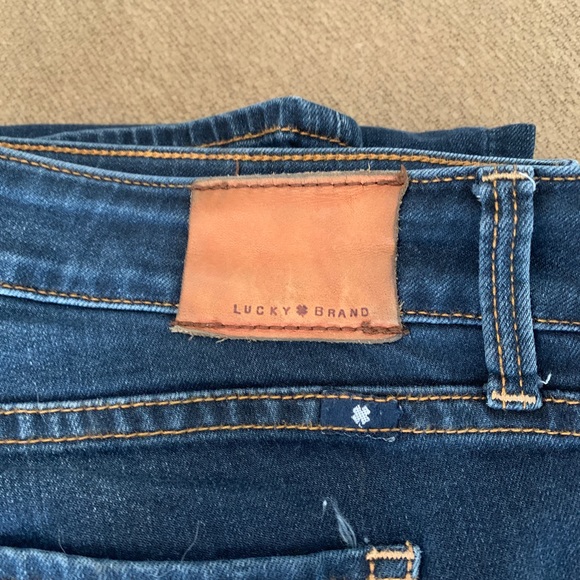 14/32 Lucky Brand Skinny Jeans - Picture 4 of 6